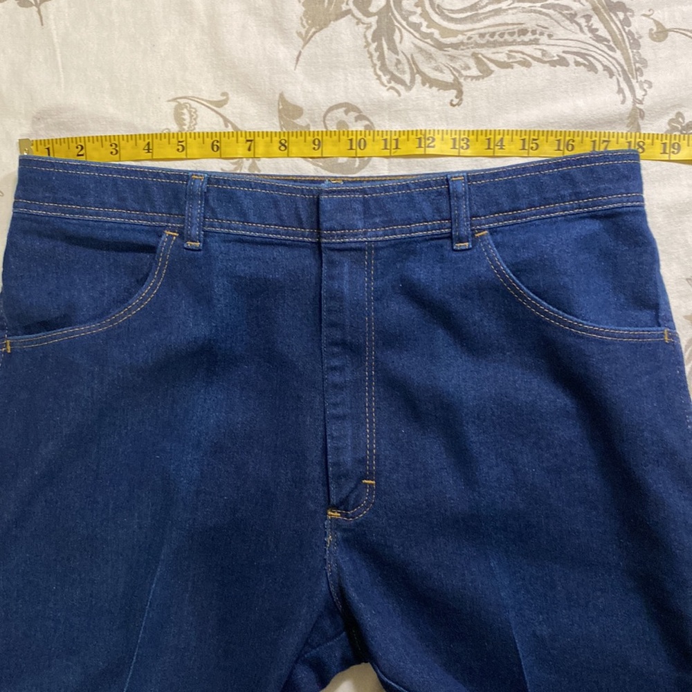 Wrangler dark wash jeans - Picture 9 of 13